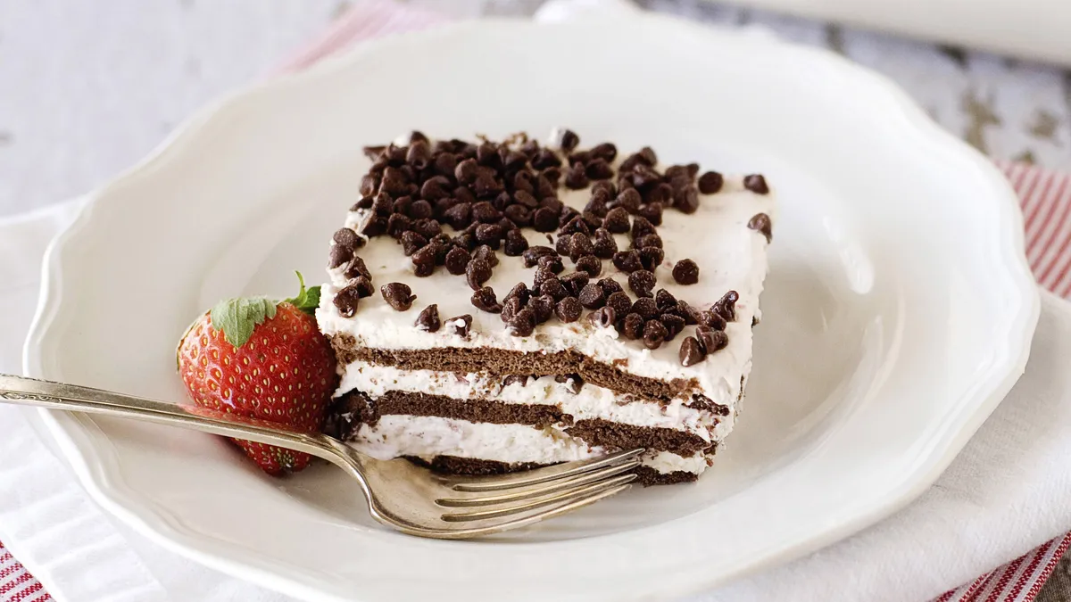 Chocolate-Strawberry Icebox Cake