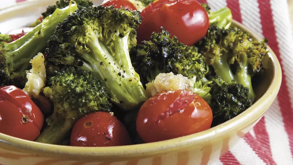 Broccoli with Roasted Garlic and Tomatoes