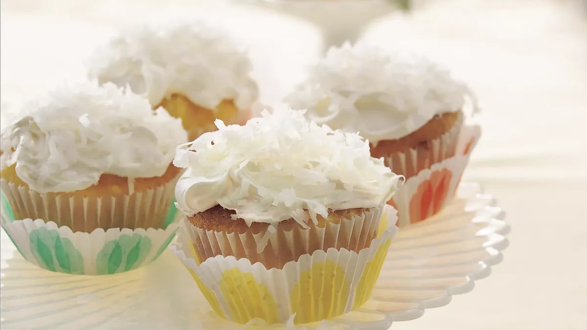 Piña Colada Cupcakes