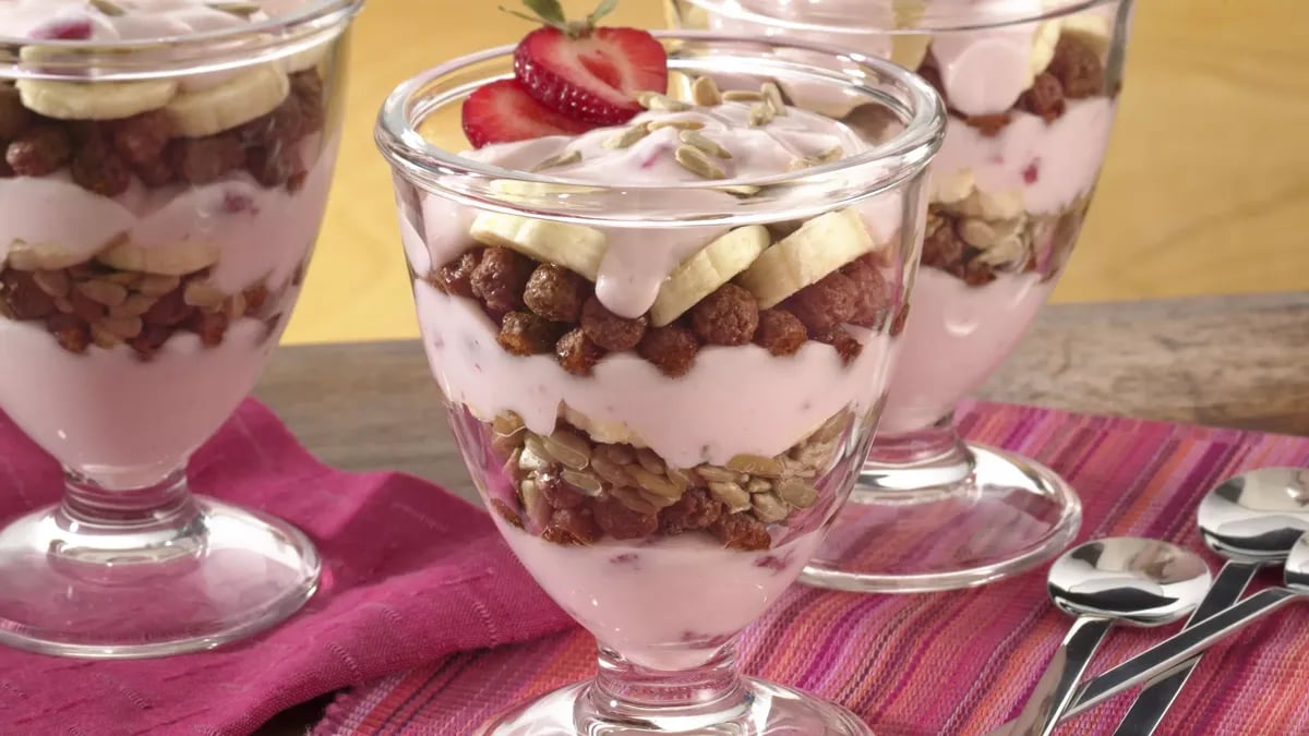 Crunchy Banana-Strawberry Parfaits