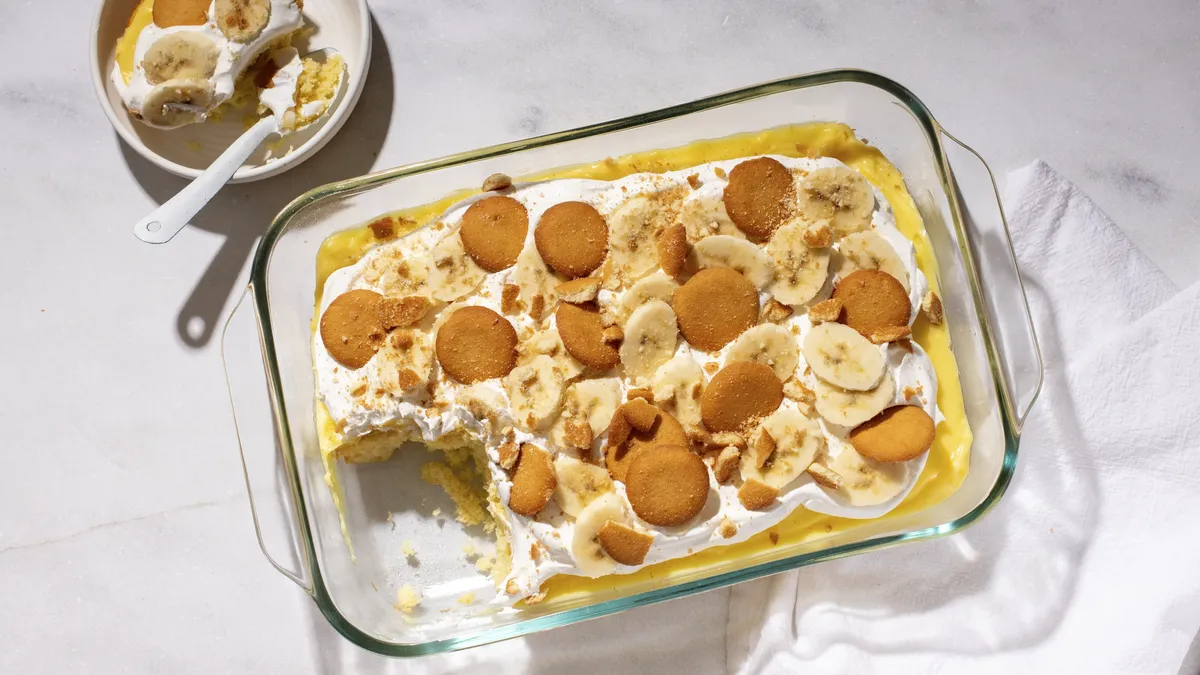 Banana Pudding Poke Cake