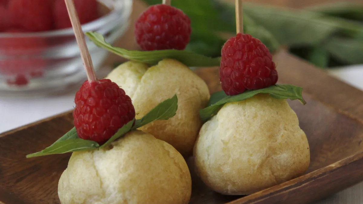 Mini Cream Puff Pops