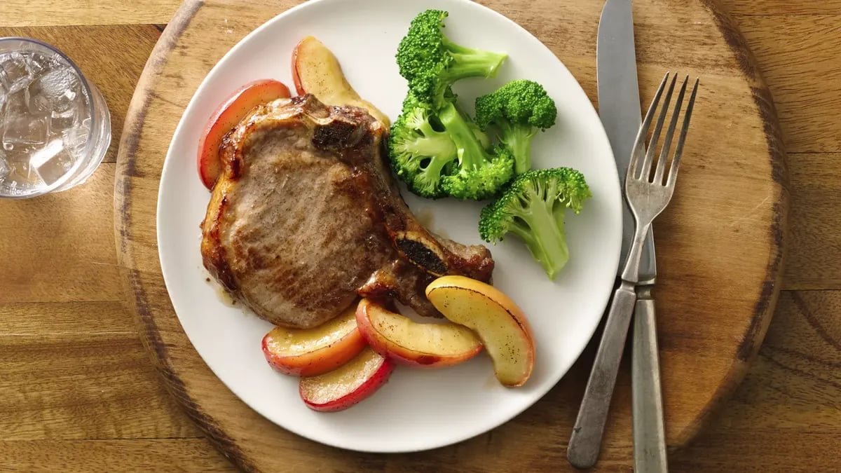 Pork Chops and Apples