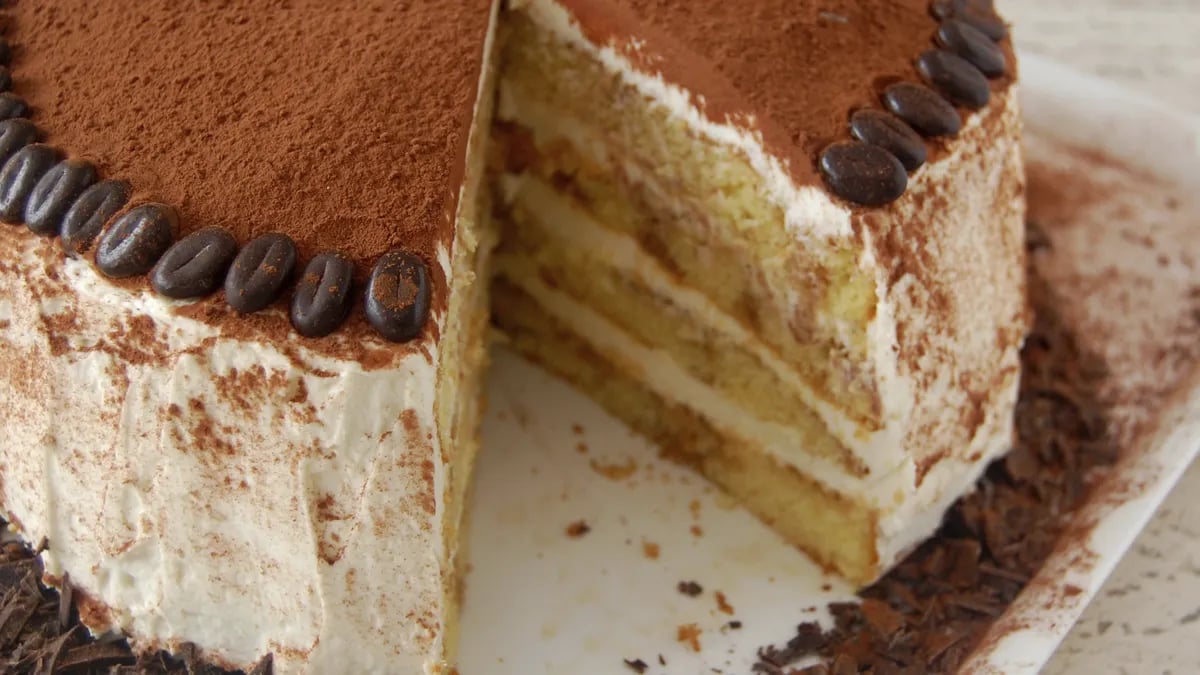 Tiramisu Cake