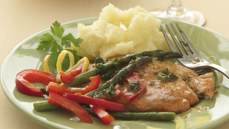 Sautéed Turkey Cutlets with Asparagus and Red Bell Peppers