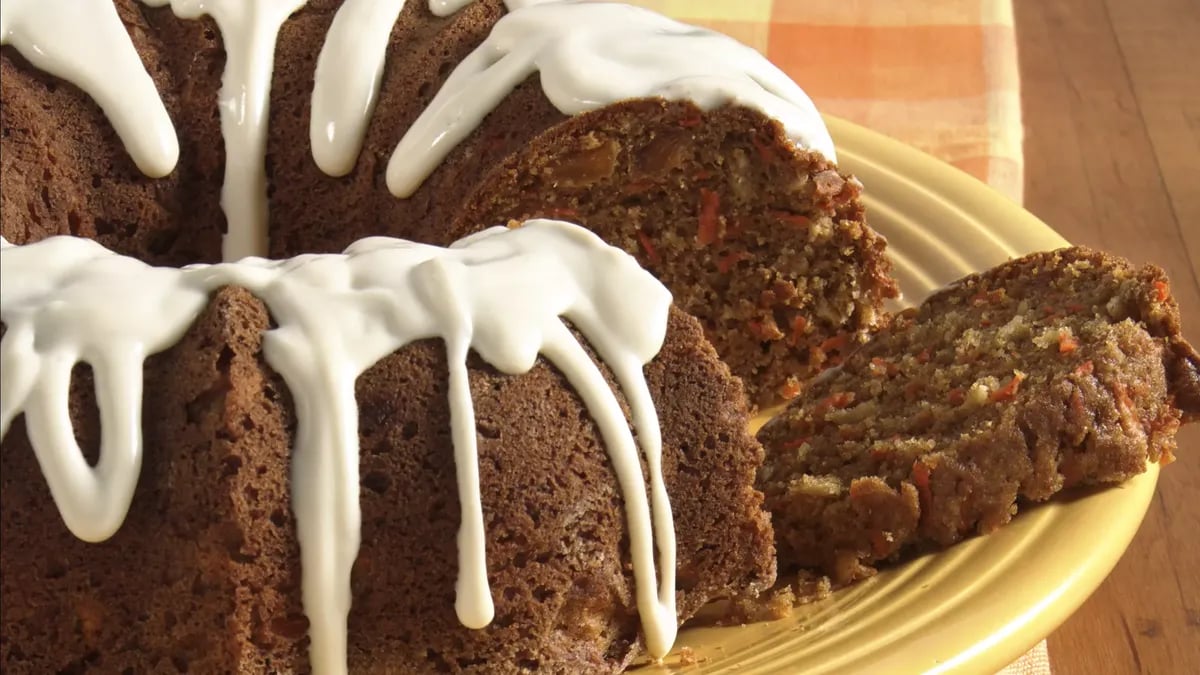 Applesauce-Carrot Spice Cake