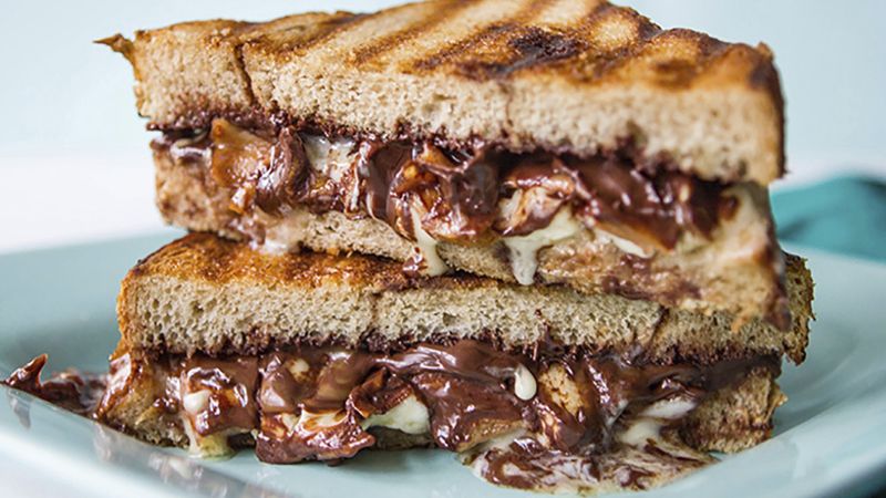 Grilled Chocolate Sandwich with Apples and Brie