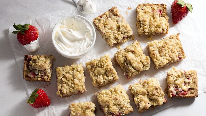 Strawberry Streusel Bars Recipe | Betty Crocker