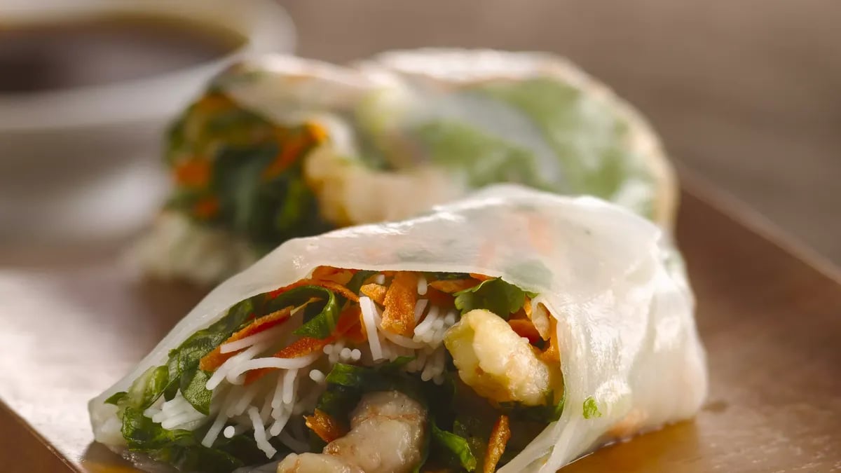 Shrimp Summer Rolls with Dipping Sauce