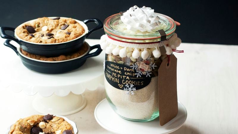 Valentine's Day cookie mix in a jar, a perfect match for your