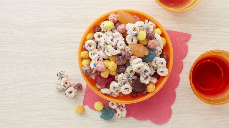 Trolls Rainbow Cereal Snack Mix