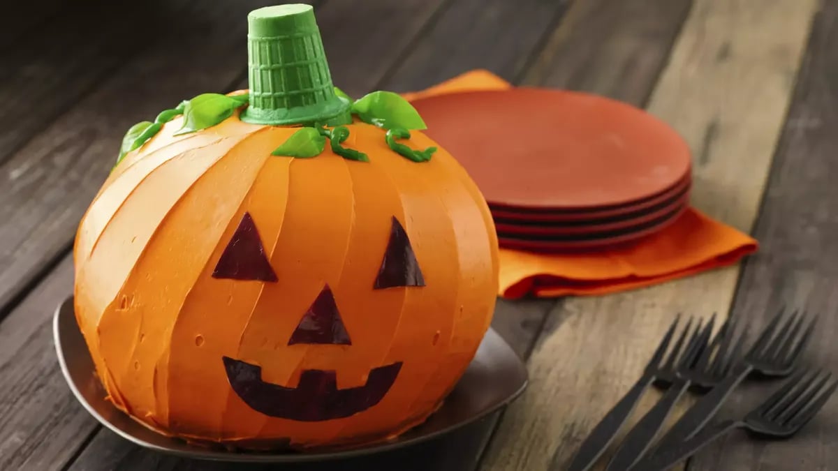 Jack-o'-Lantern Cake