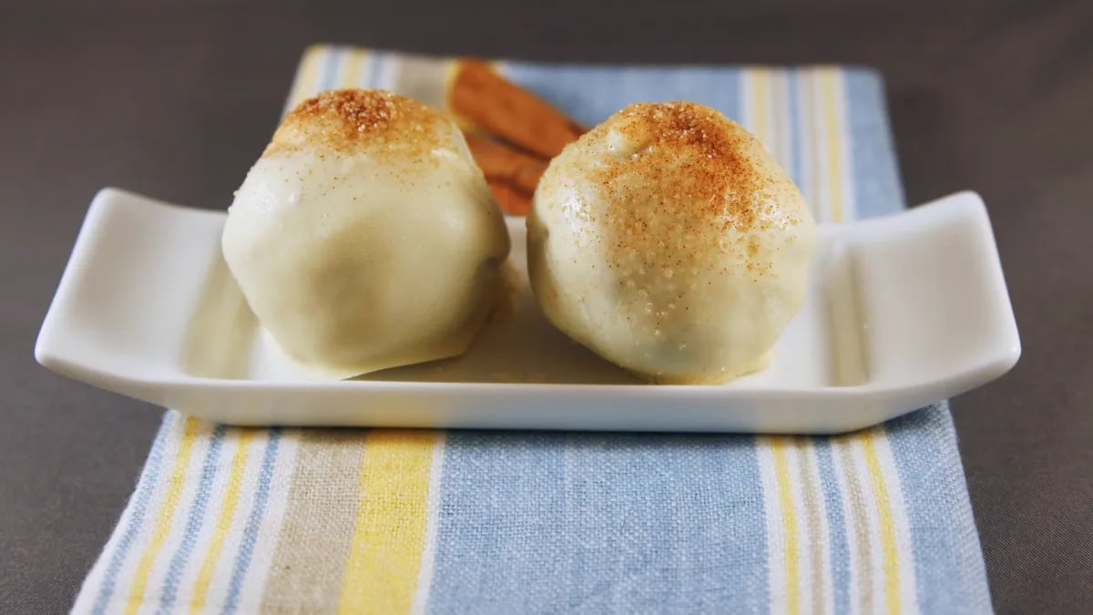 Cinnamon Roll “Cake” Balls