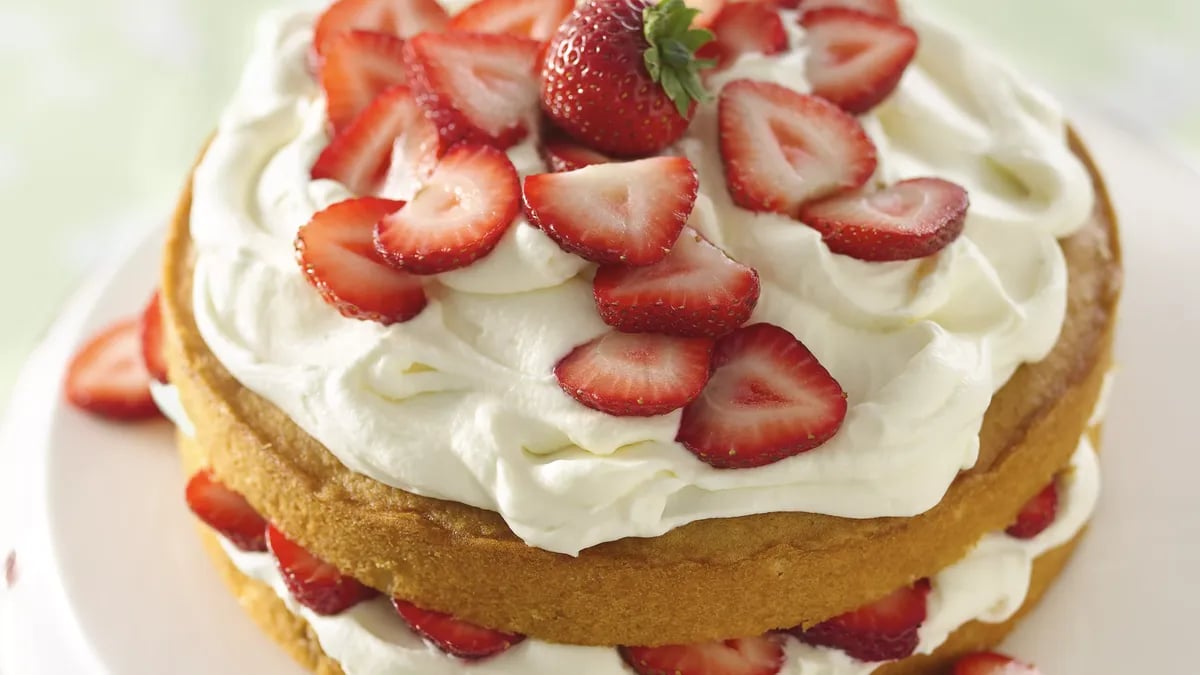 Strawberry and White Chocolate Buttercream Cake