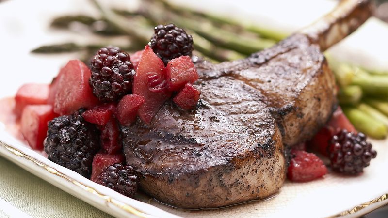 Skinny Lamb Chops with Blackberry-Red Wine Sauce