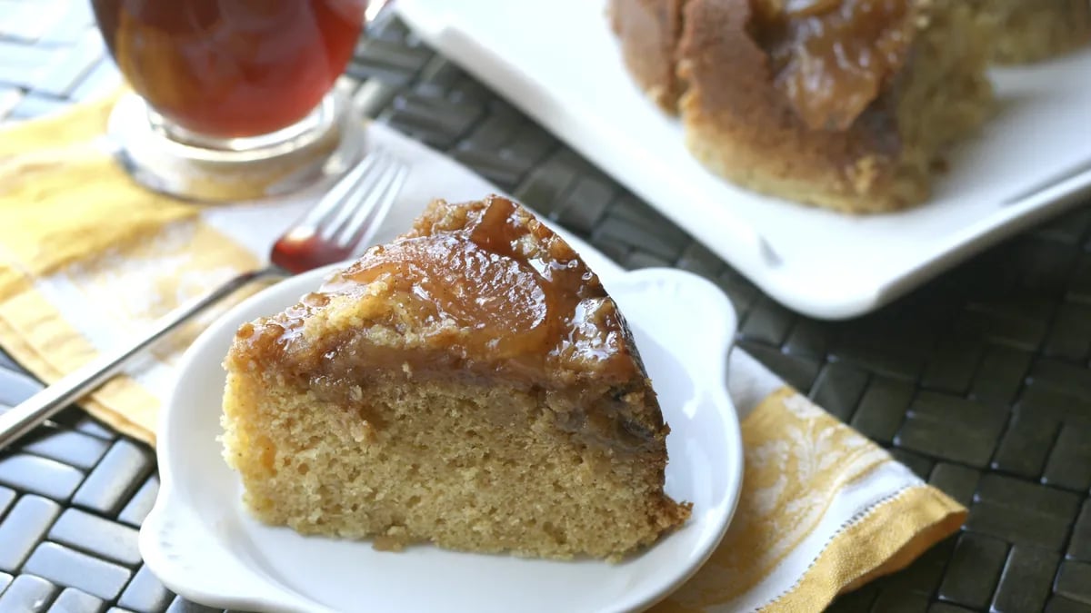 Slow-Cooker Apple Crisp Coffee Cake