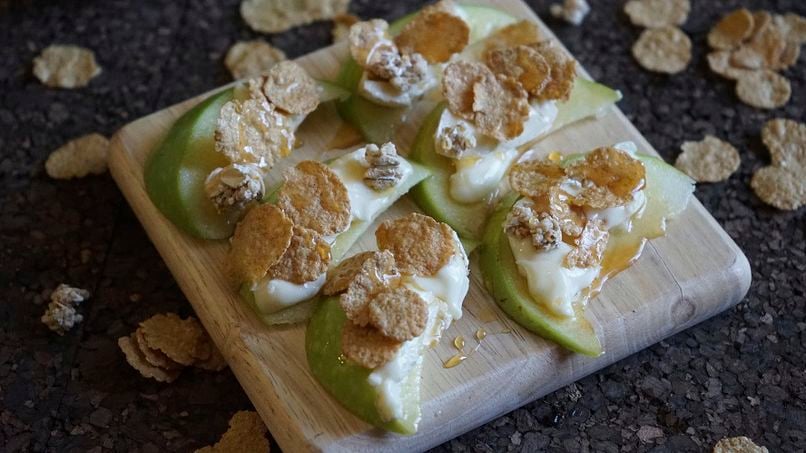 Apples with Honey, Brie and Fiber One™