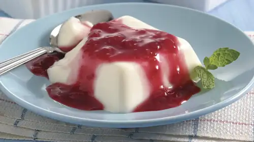 Panna Cotta with Raspberry Sauce