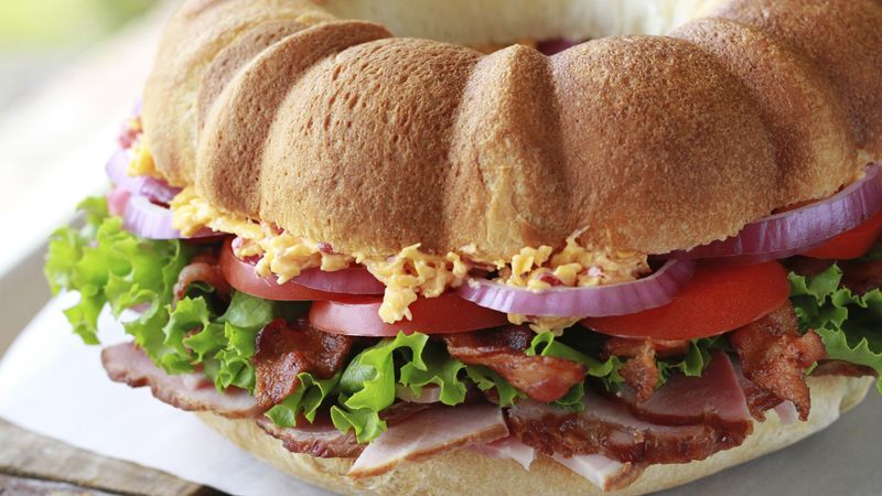 Ham and Pimiento-Cheese Sandwich Ring
