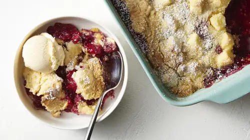 How to Make Lemon Raspberry Cream Cheese Cobbler Dump Cake Video ...