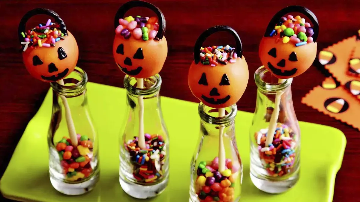 Jack-o’-Lantern Cake Pops