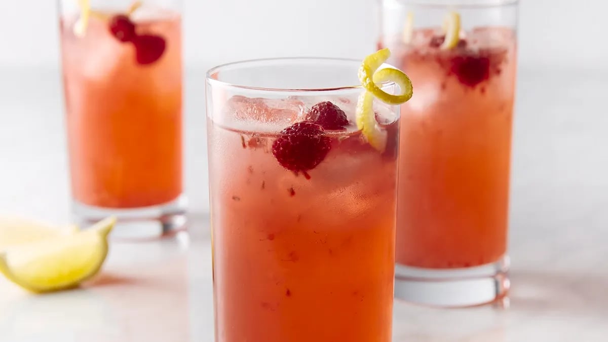 Fresh Raspberry Vodka Lemonade