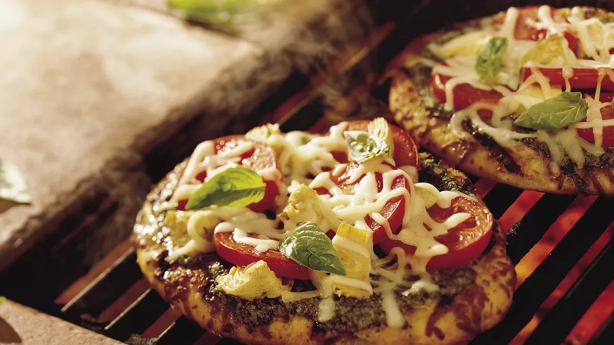 Grilled Pesto Pizza