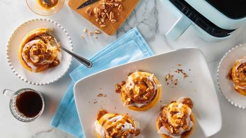 Air Fryer Cinnamon Rolls - 40 Aprons