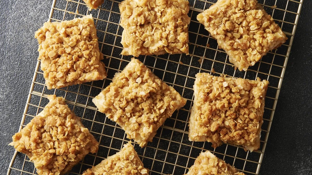 Apple-Oatmeal Crisp Shortbread Bars