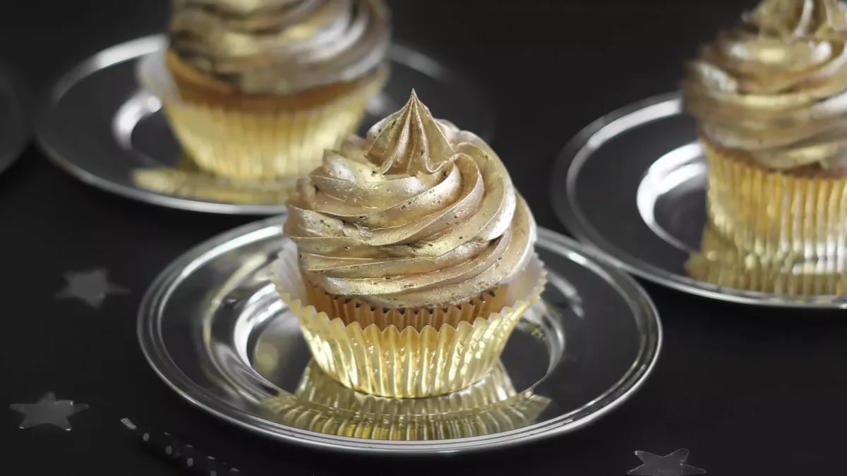 Golden Birthday Cupcakes