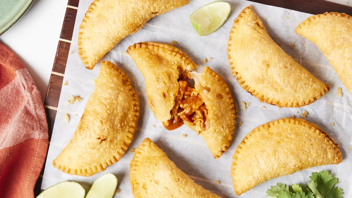  Empanadas de Tinga (Chicken Tinga Empanadas)