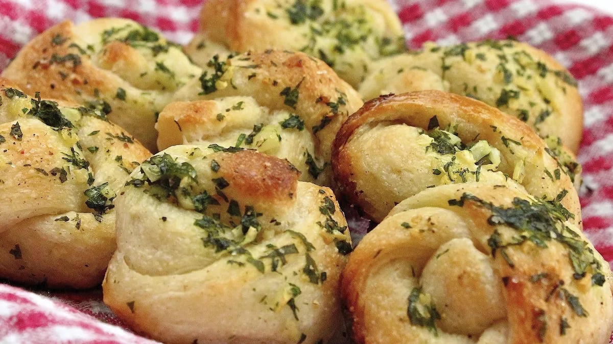 Italian Garlic Knots