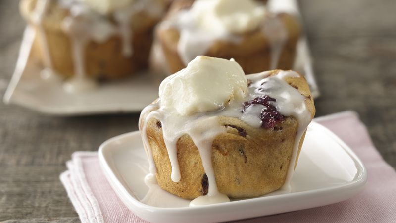 Creamy Fruit and Nut Cinnamon Roll Cups