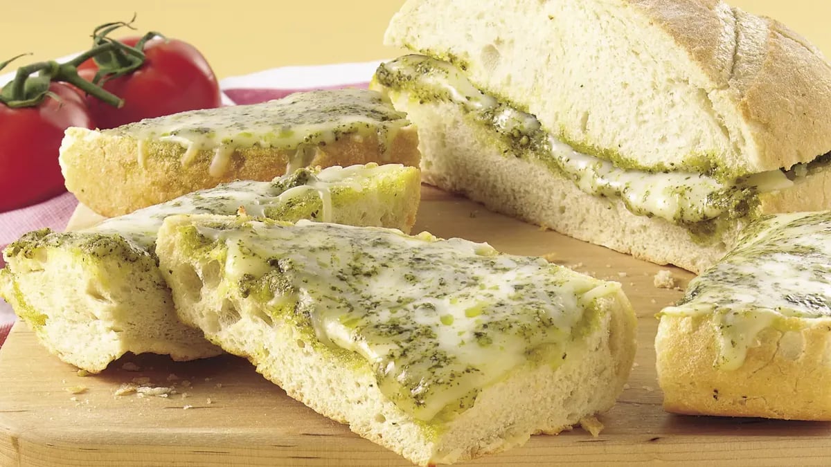 Grilled Pesto-Cheese Bread