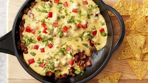 Beefy Queso Skillet Dip