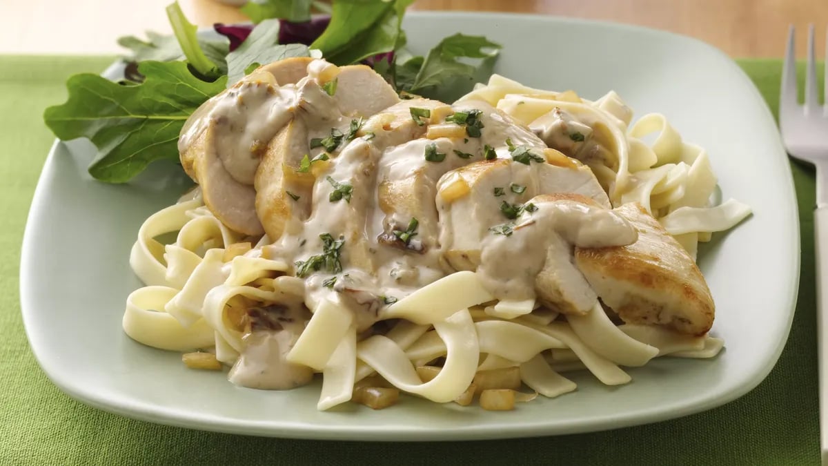 Chicken Alfredo with Sun-Dried Tomato Cream