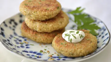 Katta sik ustida eshak Qizlar butalar ichida eshak bilan sikishadi (foto)