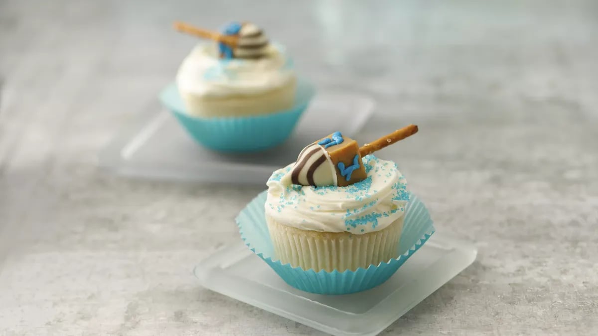 Hanukkah Dreidel Cupcakes