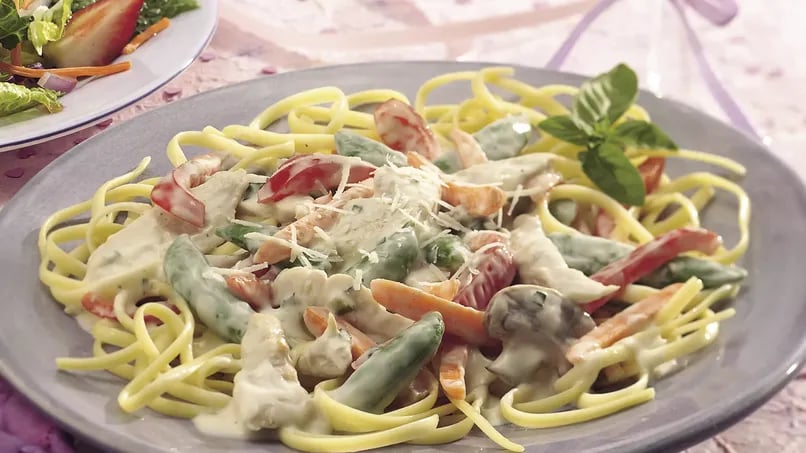 Linguine with Creamy Chicken Primavera