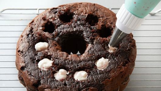 Crème-Filled Golden Bundt Cake, Recipe