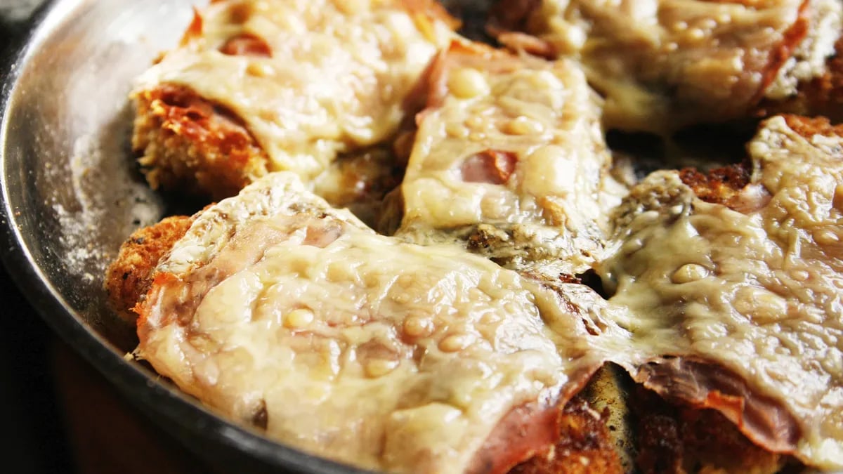 One Skillet Inside-Out Chicken Cordon Bleu