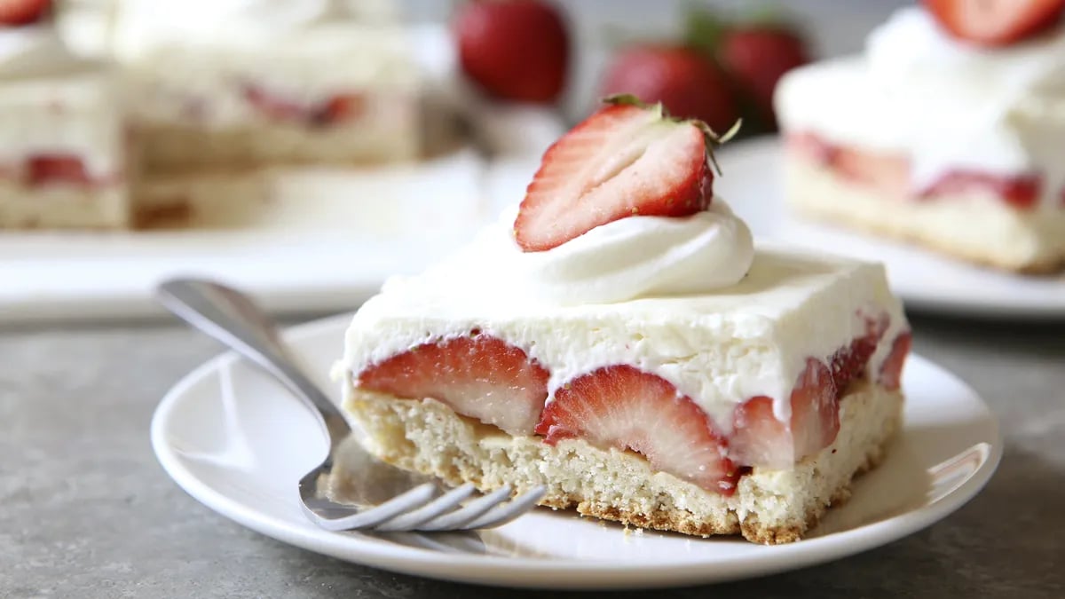 Strawberry Shortcake Cheesecake Bars