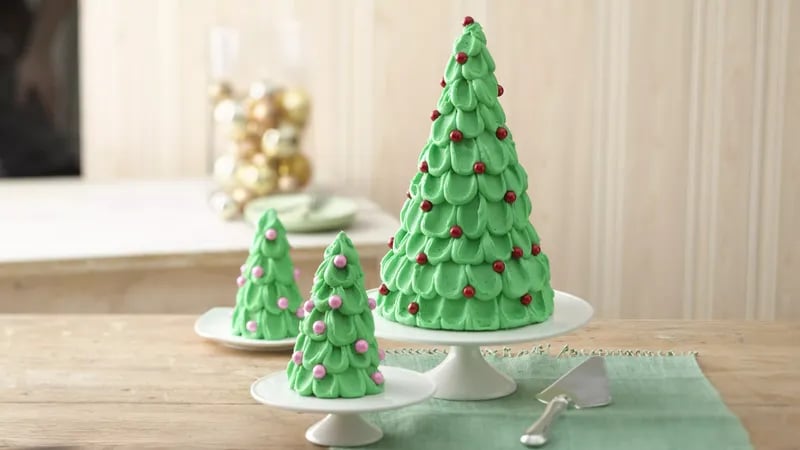 Christmas Tree Cake with Mini Trees 