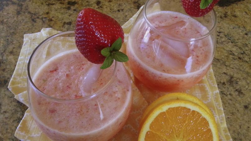 Natural Orange Juice with Fresh Strawberries