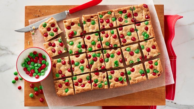 Christmas Sugar Cookie Bars - Mama Needs Cake®