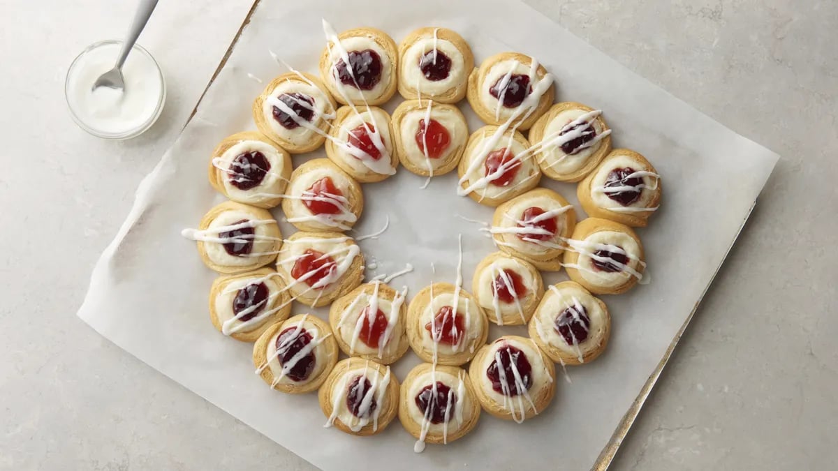 Easy Crescent Danish Wreath