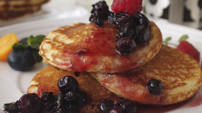 Pancakes with Elderberry and Blueberries