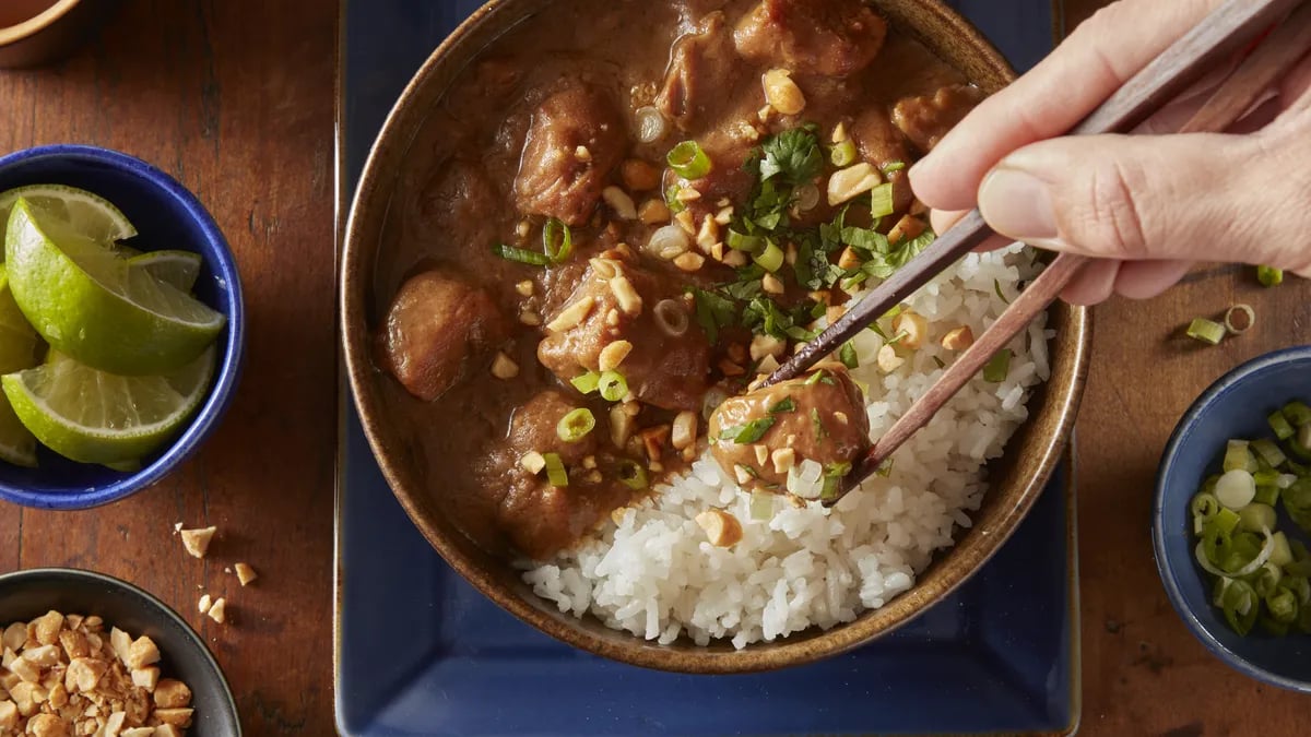 Slow-Cooker Thai Peanut Chicken Soup