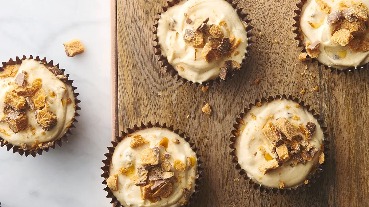 No-Bake Butterfinger™ Cheesecake Cups