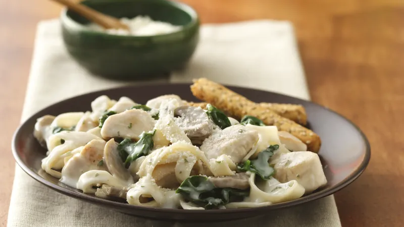 Fresh Spinach and Fettuccine Alfredo